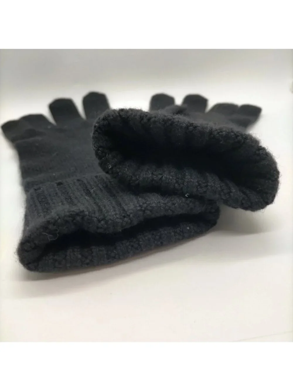 $1195 Authentic LOUIS VUITTON Made in SCOTLAND Womens 100% CASHMERE Black Gloves